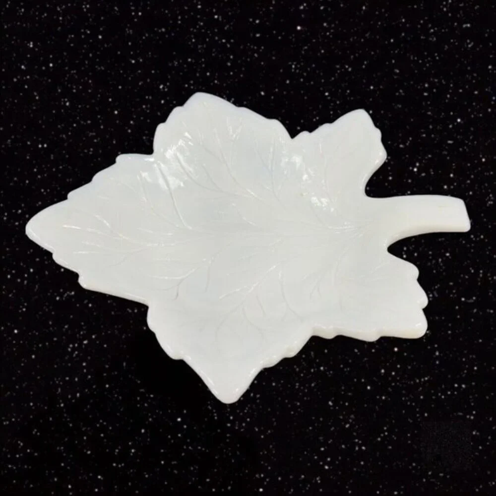 Vintage Westmoreland White‎ Milk Glass Maple Leaf Candy Dish Textured Glass VTG